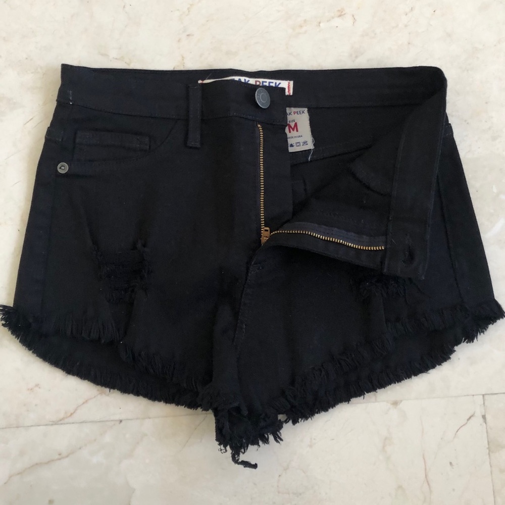 Black distressed detail booty shorts